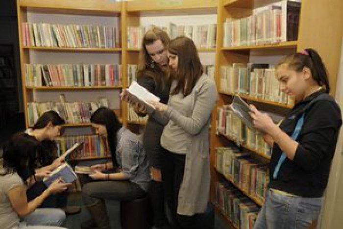 Ilustračný obrázok k článku Krajská knižnica uchováva 200-tisíc kníh: Oslávi 90. výročie