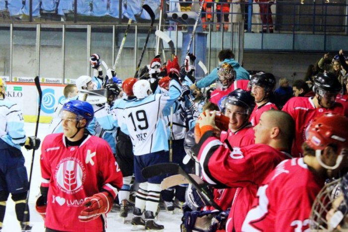 Ilustračný obrázok k článku Študentský sviatok roka: V hokejovom zápase univerzít sa viac darilo UKF!