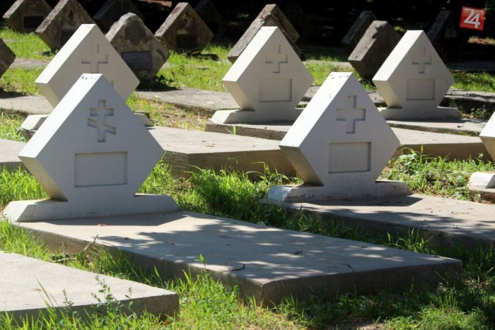 Ilustračný obrázok k článku Cenné sochy a staré cintoríny: Mesto sa postará o 9 nových pamätihodností!