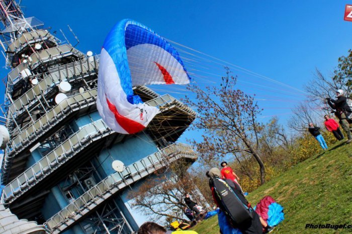 Ilustračný obrázok k článku Nebo nad Nitrou bude patriť paraglidistom: Blíži sa Zobor Cup 2016