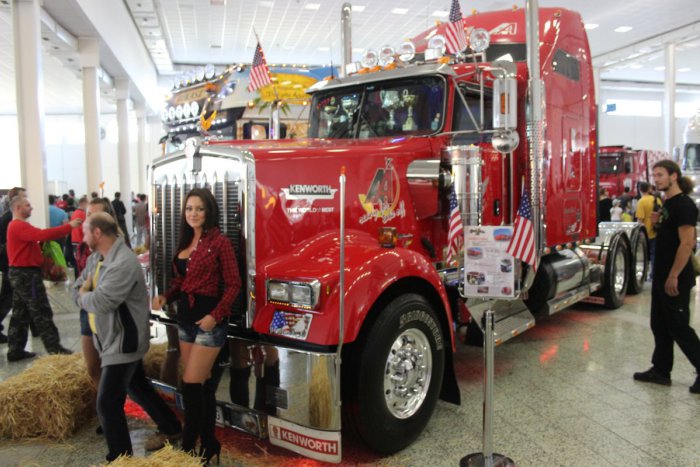 Ilustračný obrázok k článku Truck show 2014: Silné kamióny a pekné hostesky