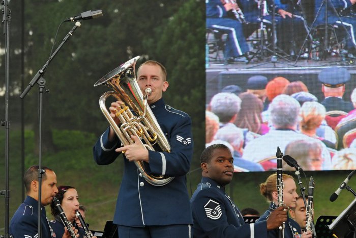 Ilustračný obrázok k článku Koncert v parku na Sihoti: V Nitre vystúpi kapela amerických vzdušných síl v Európe