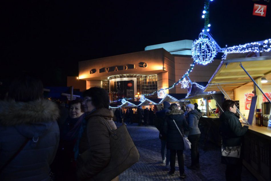 Ilustračný obrázok k článku Ceny na vianočných trhoch v Nitre sú vyššie: Koľko dáme za punč či varené víno?