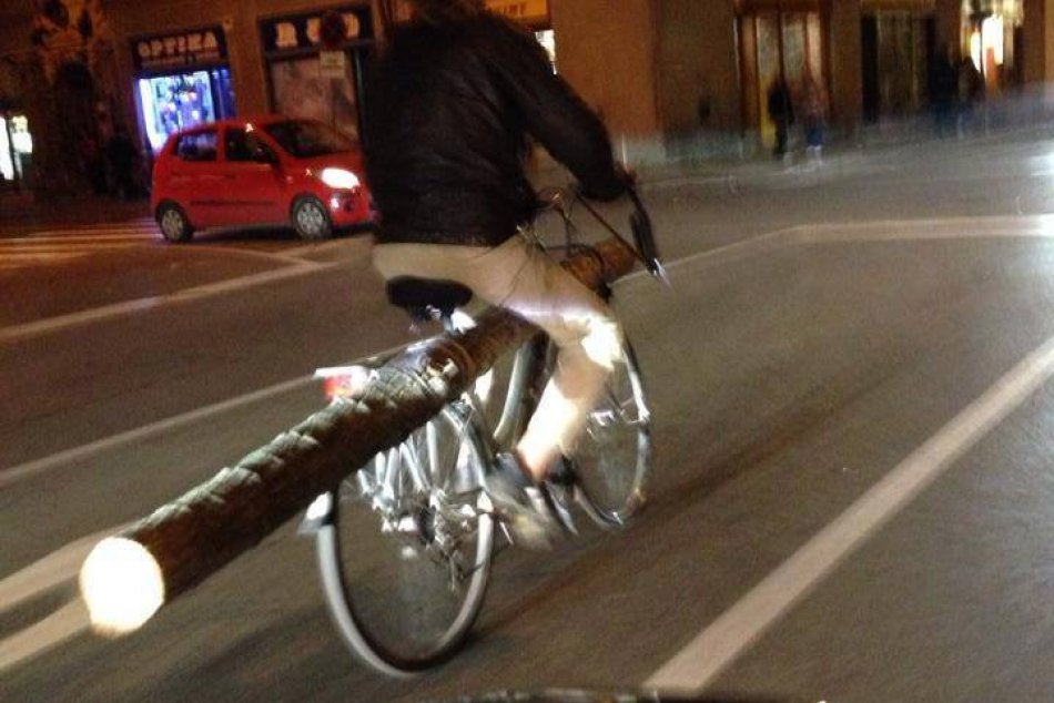 Aj toto sa dá zažiť v Nitre: Neuveríte, čo všetko sa dá preniesť na bicykli :)