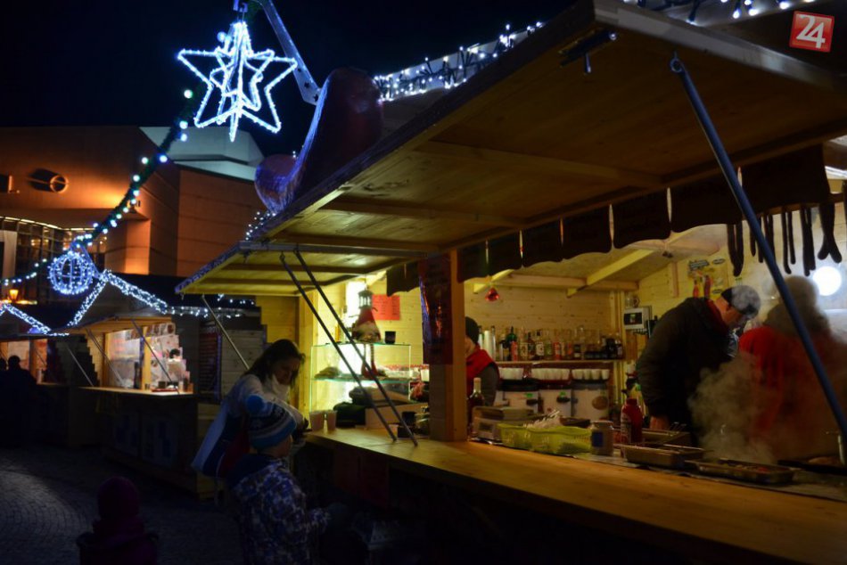 Ceny na vianočných trhoch v Nitre sú vyššie: Koľko dáme za punč či varené víno?
