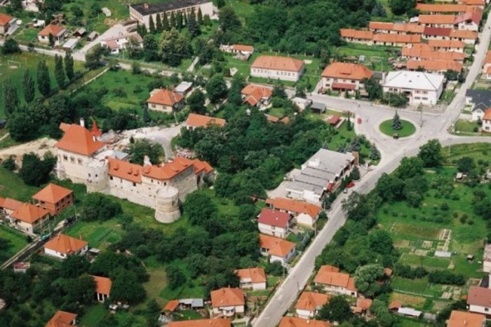 Ilustračný obrázok k článku 10 známych obcí v okolí Zlatých Moraviec: Takto sa v nich ľudia postavili k referendu!