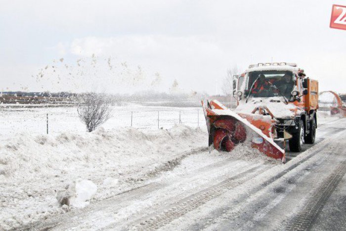 Ilustračný obrázok k článku Zimná údržba v Nitre sa blíži: Sú cestári pripravení na prvý sneh?