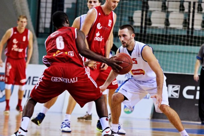 Ilustračný obrázok k článku Basketbalisti prišli z Komárna bez bodov: Mladíci na domáci celok nestačili