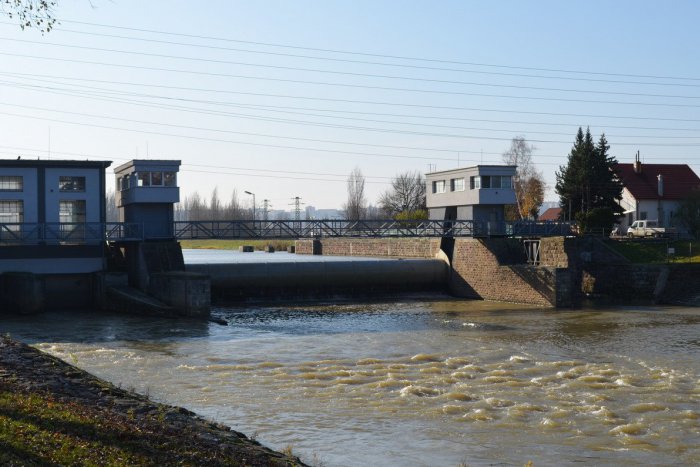 Ilustračný obrázok k článku Monitoring potvrdil závažné znečistenie rieky Nitra: TOTO by v nej plávať nemalo