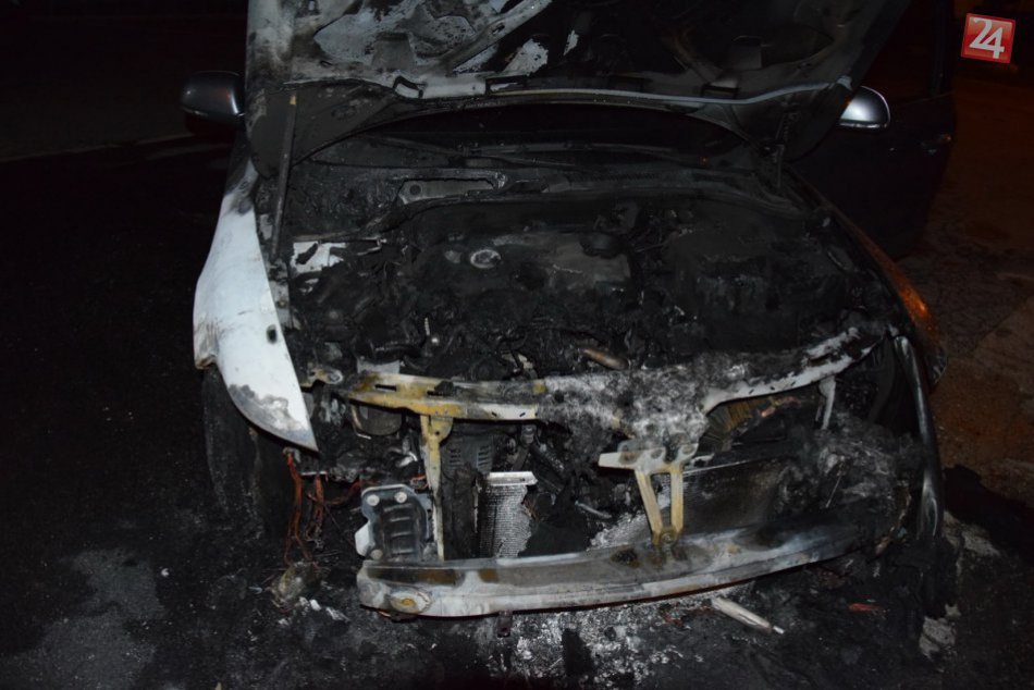 Ilustračný obrázok k článku V Nitre niekto podpálil autá: Požiar spôsobil škody za vyše 20-tisíc eur, FOTO