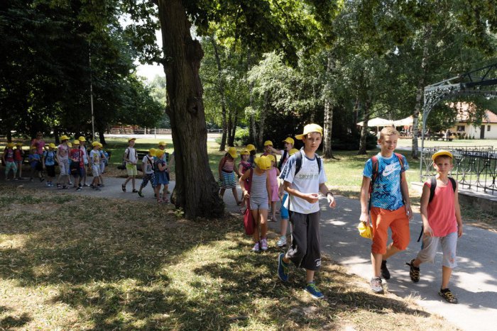 Ilustračný obrázok k článku Vstup vozidiel do mestského parku v Nitre obmedzia: Zábranu majú osadiť do júla