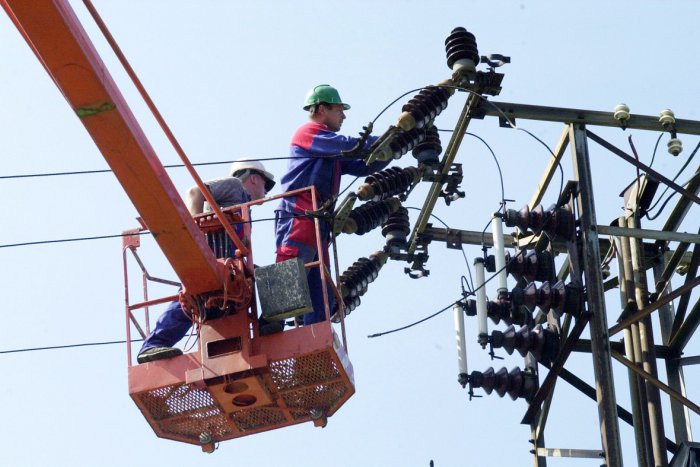 Ilustračný obrázok k článku Decembrové odstávky elektriny v Nitre: Bez prúdu budú niektoré ulice aj pred Vianocami
