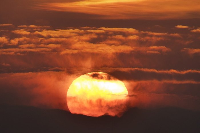 Ilustračný obrázok k článku Čaká nás zaujímavý vesmírny úkaz: Popred Slnko prejde Merkúr