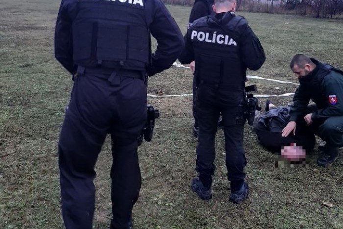 Ilustračný obrázok k článku Policajný zásah v Nitre: Muž mal byť ozbrojený, v akcii aj vyjednávač, FOTO