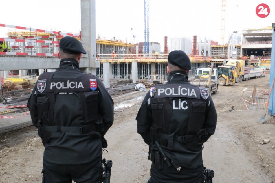 Ilustračný obrázok k článku Policajná razia na stavbe v Nitre: Až 16 Gruzínci budú vyhostení, FOTO