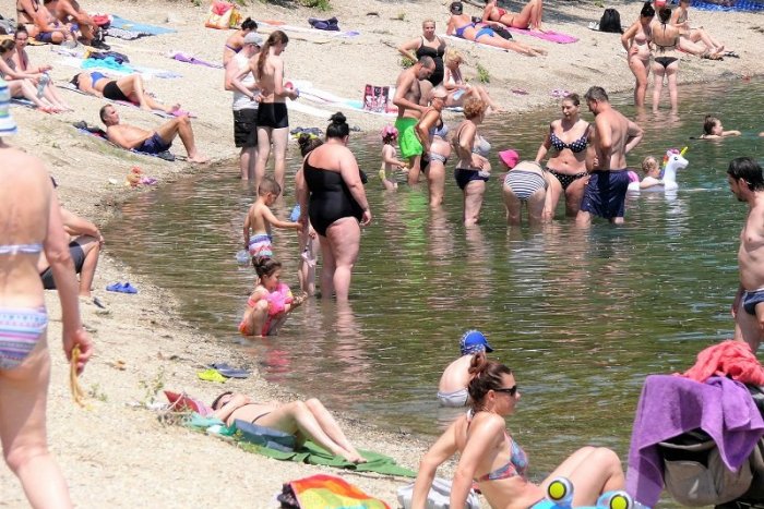 Ilustračný obrázok k článku Voda, horúci piesok a dokonalý relax: TIPY na obľúbené pláže v Nitrianskom kraji