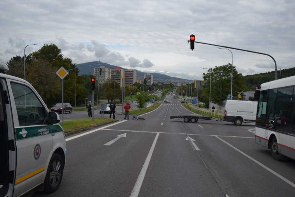 Ilustračný obrázok k článku Opitý cyklista preletel na červenú a narazil do auta: Nafúkal takmer 3 promile!