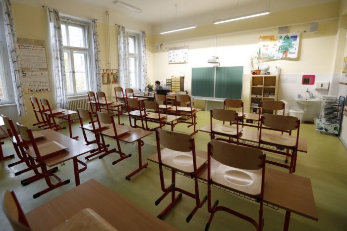Ilustračný obrázok k článku Koronavírus opäť zatvára triedy: Problémy majú ďalšie nitrianske školy