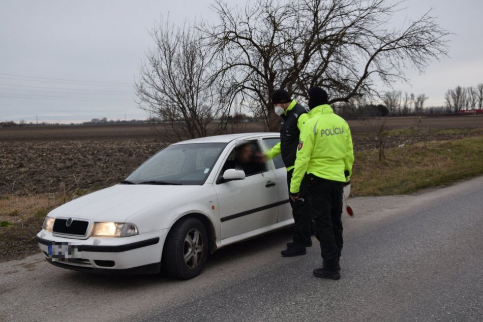 Ilustračný obrázok k článku Veľkonočná akcia polície v kraji: Viacero vodičov si pohárik pred jazdou neodoprelo