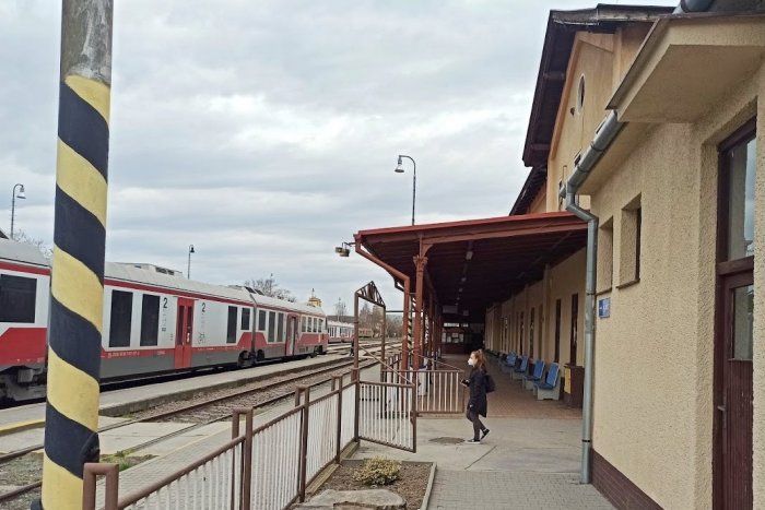 Ilustračný obrázok k článku Dočká sa železničná stanica v Nitre obnovy? Je rozhodnuté, tvrdí minister Doležal