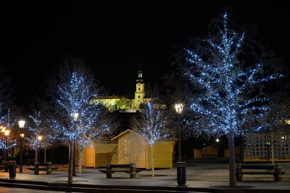 Ilustračný obrázok k článku Nitra na vianočnom osvetlení šetriť nebude: Hovorí o MINIMÁLNYCH nákladoch