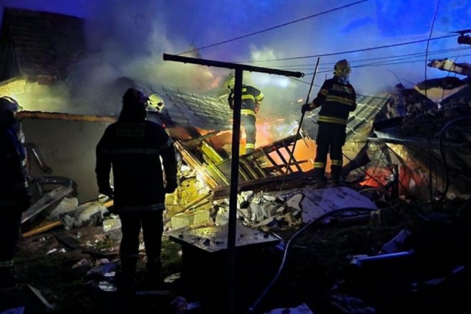Ilustračný obrázok k článku Výbuch ROZMETAL rodinný dom! Pri TRAGÉDII zasahovali aj hasiči z Nitrianskeho kraja