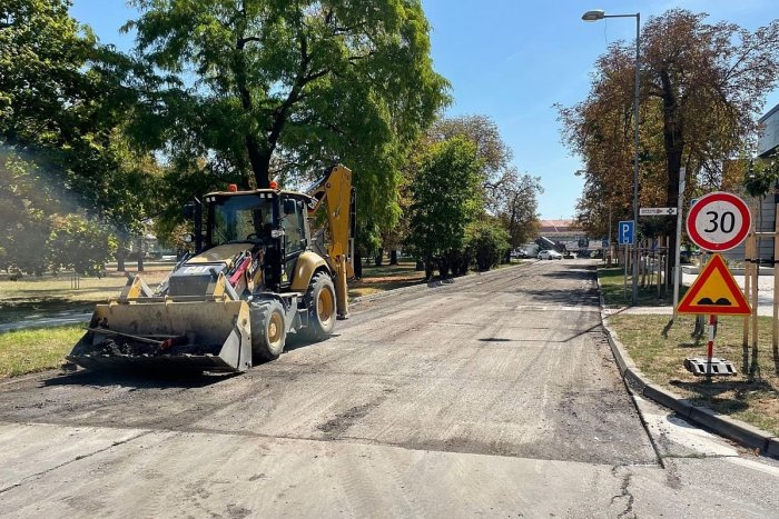 Ilustračný obrázok k článku Komárno dokončilo MEGA projekt: Za 5 miliónov eur zrekonštruovalo cesty a chodníky