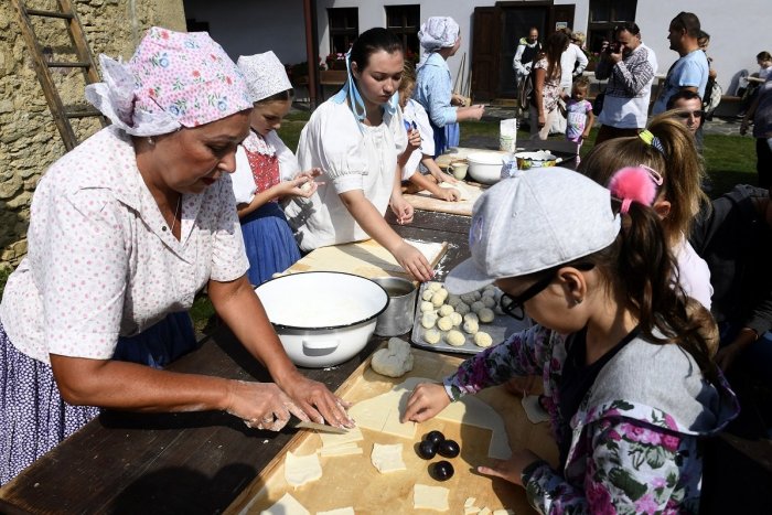 Ilustračný obrázok k článku Tradičné šiflíky i slivkové gule: V Ponitrianskom múzeu sa budú variť jedlá starých mám