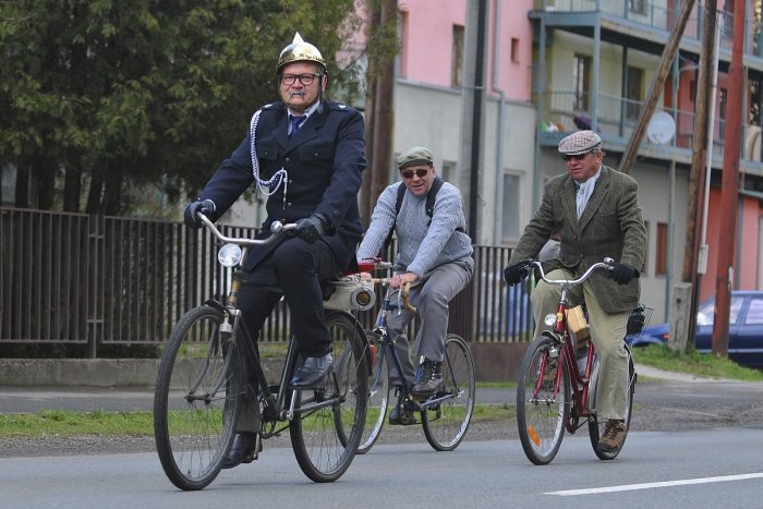 Ilustračný obrázok k článku Pri Nitre sa zídu milovníci RETRO bicyklov: Chýbať nebude tradičná Jazda elegancie