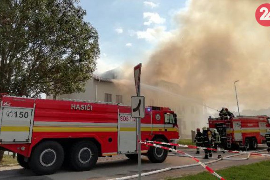 Fotografie z požiaru budovy Obecného úradu v Nových Sadoch 17. septembra 2018