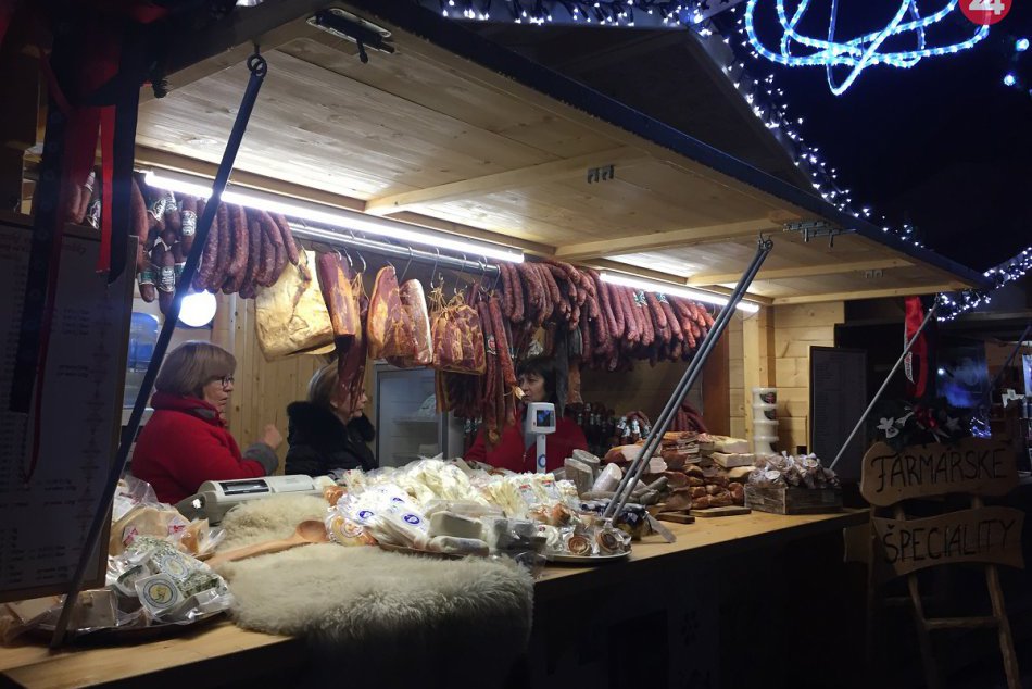 Dobroty vo vianočnom mestečku v Nitre: Koľko za ne zaplatíme?
