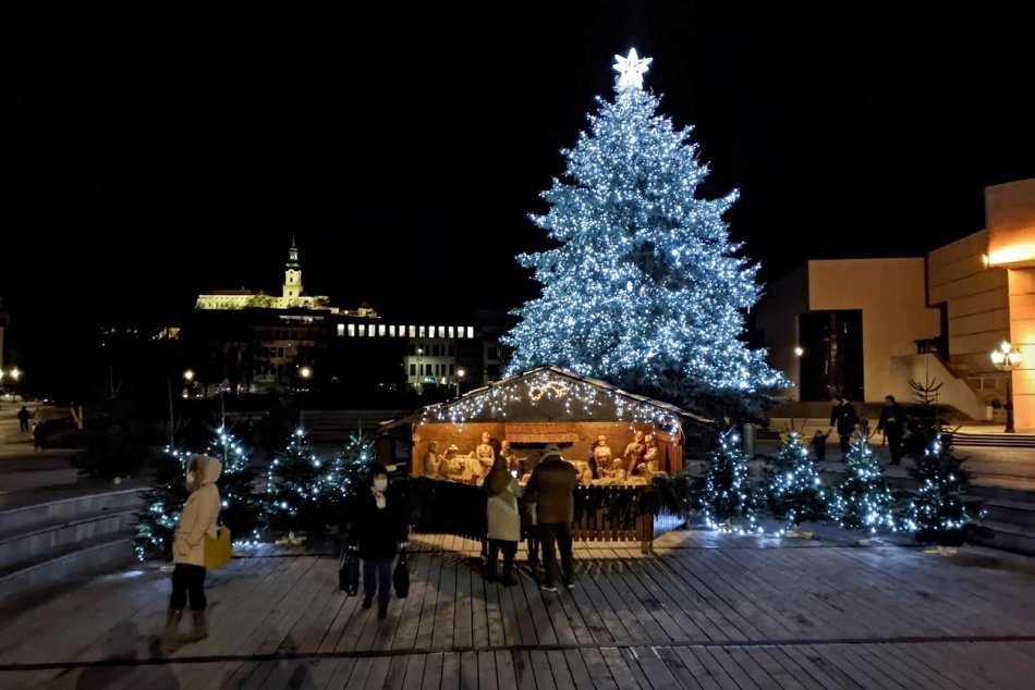 Vianočný stromček na námestí v Nitre